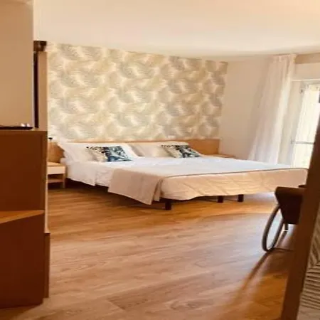 Hotel Montecarlo - Hotel Vista Mare Con Piscina & Area Fitness 3*