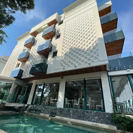 Montecarlo - Vista Mare Con Area Fitness מלון 3*