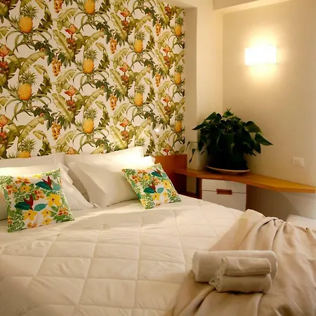 Montecarlo - Vista Mare Con Piscina & Area Fitness ホテル リッチョーネ