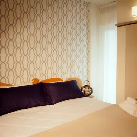 Montecarlo - Vista Mare Con Piscina & Area Fitness ホテル 3*