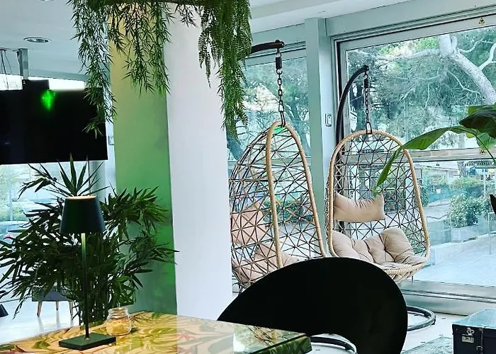 Montecarlo - Vista Mare Con Piscina&area Fitness 3* Riccione