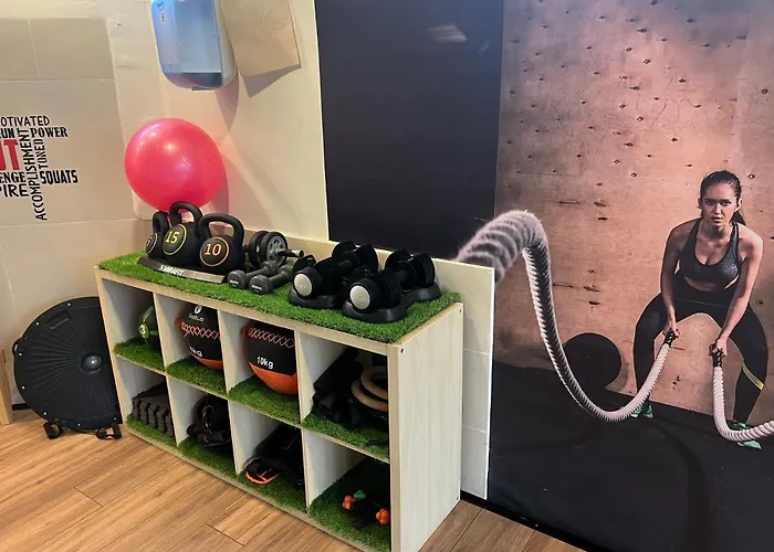 מלון Montecarlo - Vista Mare Con Area Fitness 3*