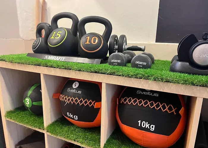 Montecarlo - Vista Mare Con Area Fitness מלון