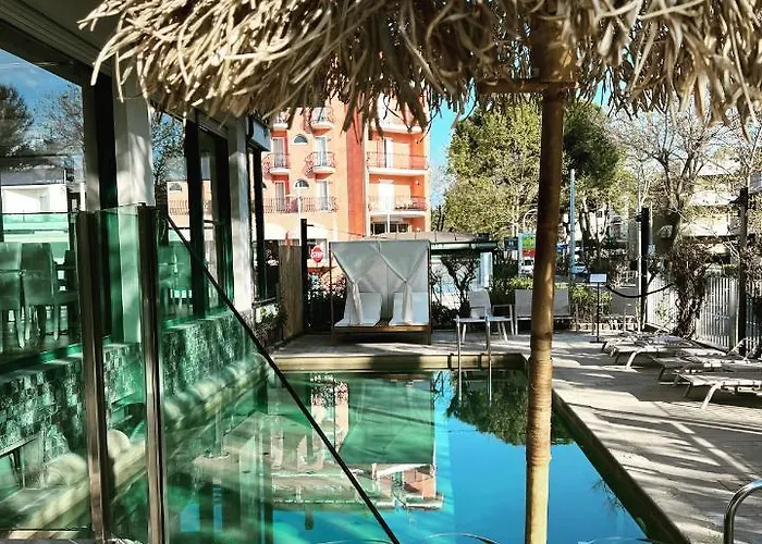 Montecarlo - Vista Mare Con Piscina&area Fitness