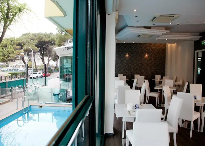 Montecarlo - Vista Mare Con Area Fitness 3*