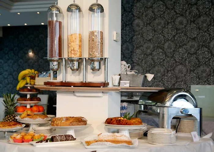 Hotel Montecarlo - Vista Mare Con Piscina&area Fitness 3*