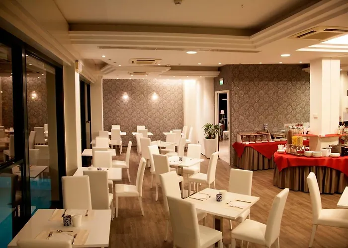 Hotel Montecarlo - Vista Mare Con Piscina&area Fitness Riccione