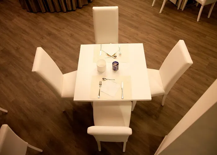 Montecarlo - Vista Mare Con Area Fitness מלון