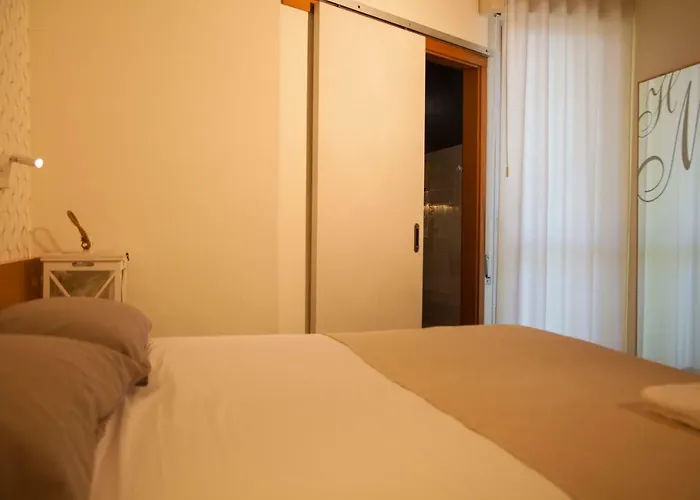 Montecarlo - Vista Mare Con Area Fitness מלון