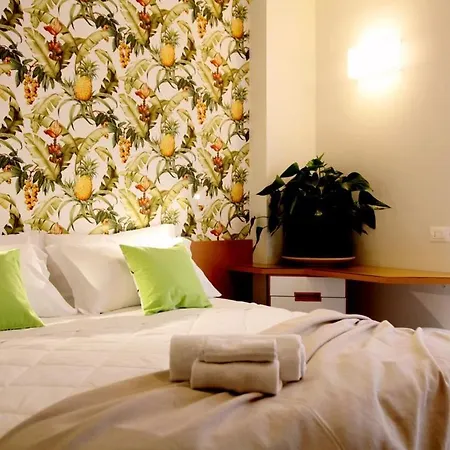 Montecarlo - Vista Mare Con Piscina & Area Fitness 3* Riccione