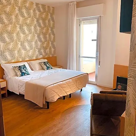Hotel Montecarlo - Vista Mare Con Piscina & Area Fitness 3*