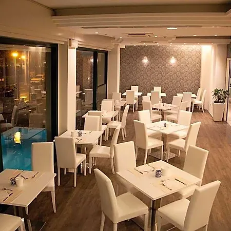 Hotel Montecarlo - Vista Mare Con Piscina & Area Fitness 3*
