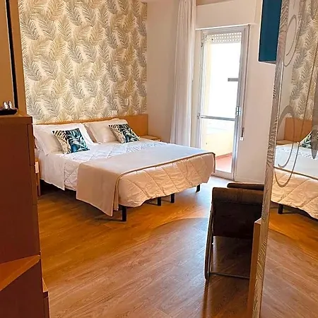 Hotel Montecarlo - Vista Mare Con Piscina&area Fitness Riccione