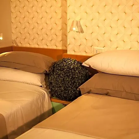 Hotel Montecarlo - Vista Mare Con Piscina & Area Fitness Riccione
