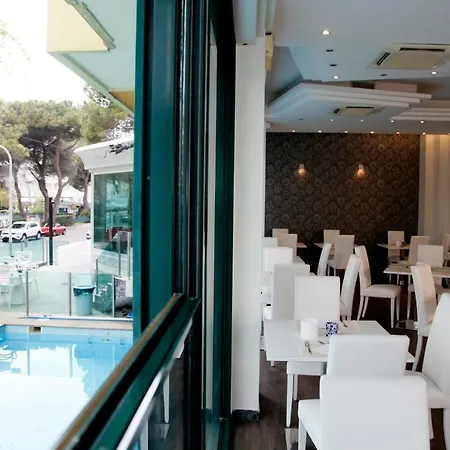 Hotel Montecarlo - Hotel Vista Mare Con Piscina & Area Fitness 3*