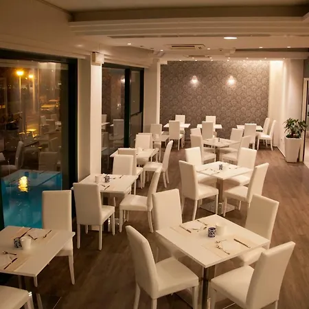 Montecarlo - Vista Mare Con Area Fitness 3* Ριτσιόνε