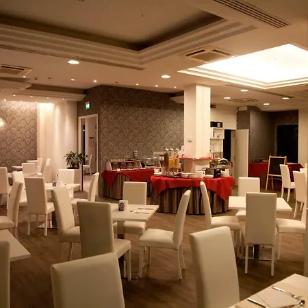 Hotel Montecarlo - Hotel Vista Mare Con Piscina & Area Fitness 3*