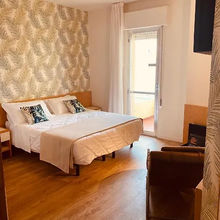 Ξενοδοχείο Montecarlo - Vista Mare Con Area Fitness 3*