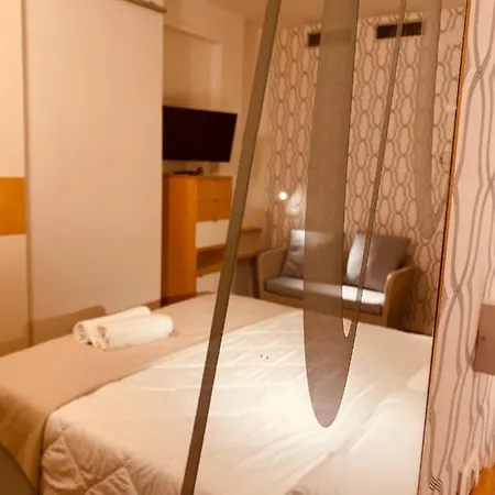 Ξενοδοχείο Montecarlo - Vista Mare Con Area Fitness