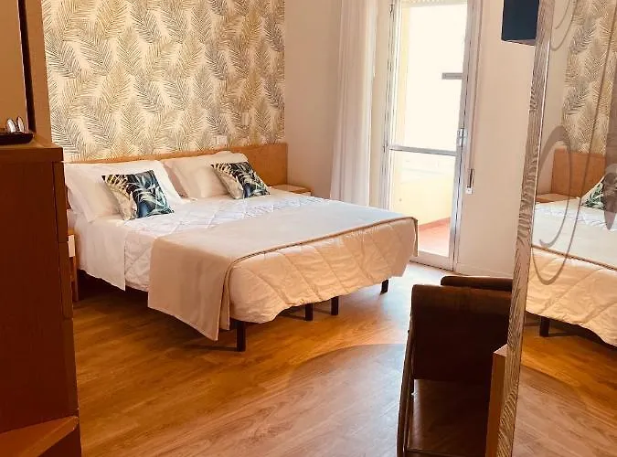 Montecarlo - Vista Mare Con Area Fitness 3*
